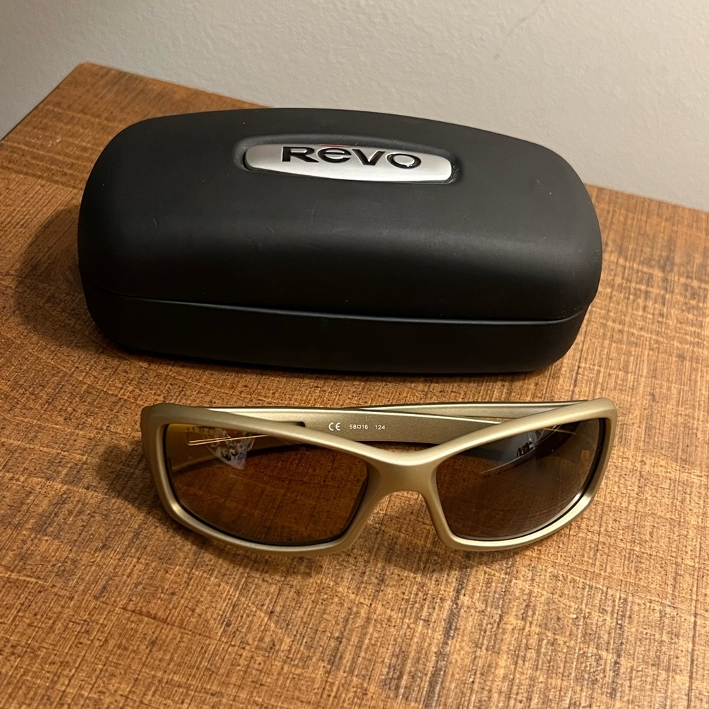 NWOT Revo Red Point Sunglasses